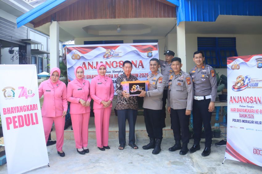 Polres Indragiri Hilir Gelar Anjangsana ke Kediaman Purnawirawan Polri dalam Rangka Hari Bhayangkara ke-80