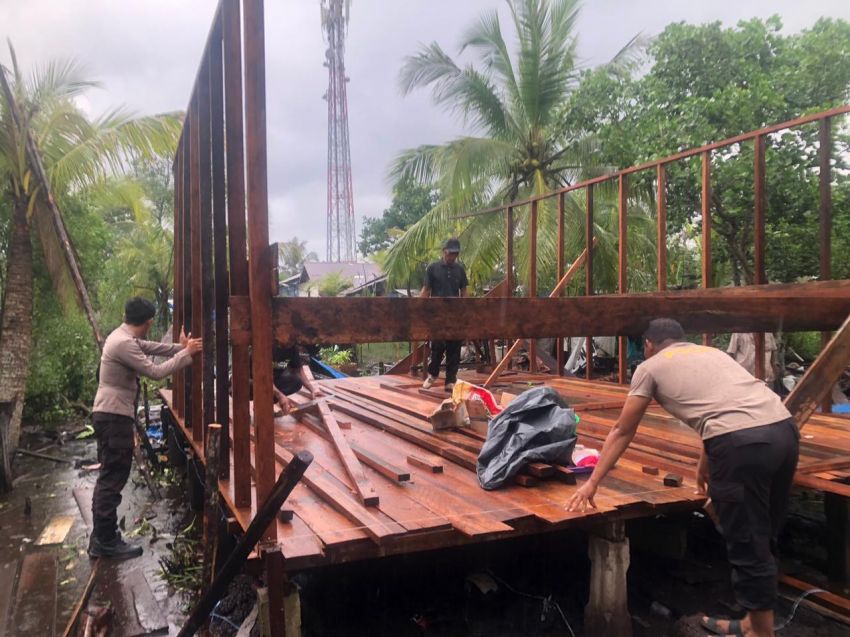 Polsek Kateman Lanjutkan Bedah Rumah Layak Huni Hari Kedua, Wujud Kepedulian di Hari Bhayangkara ke-80