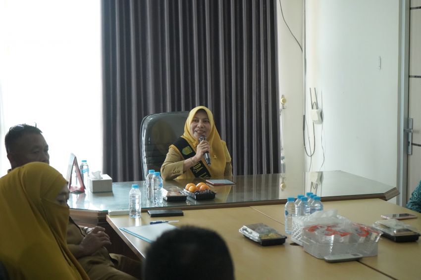 Wakil Bupati sampaikan penjelasan Bupati terkait Ranperda administrasi pemerintahan desa dalam rapat paripurna DPRD Inhil