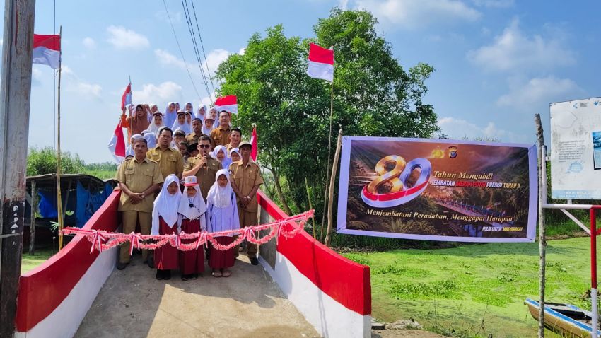 Peresmian Jembatan Merah Putih Presisi Disambut Antusias Masyarakat Batang Tuaka