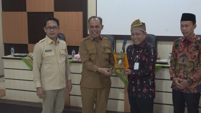 Di Hadapan Tenaga Ahli Menteri Pertanian, Bupati Herman Dorong Hilirisasi Kelapa dan Paparkan Besarnya Potensi Pertanian Inhil