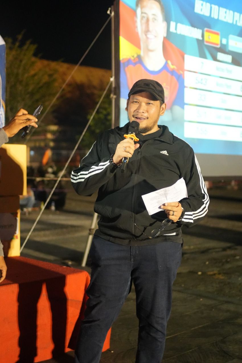 Bupati Herman Nobar Final Piala Dunia 2026 Bersama Masyarakat, Pererat Kebersamaan di Halaman Kantor Bupati Inhil