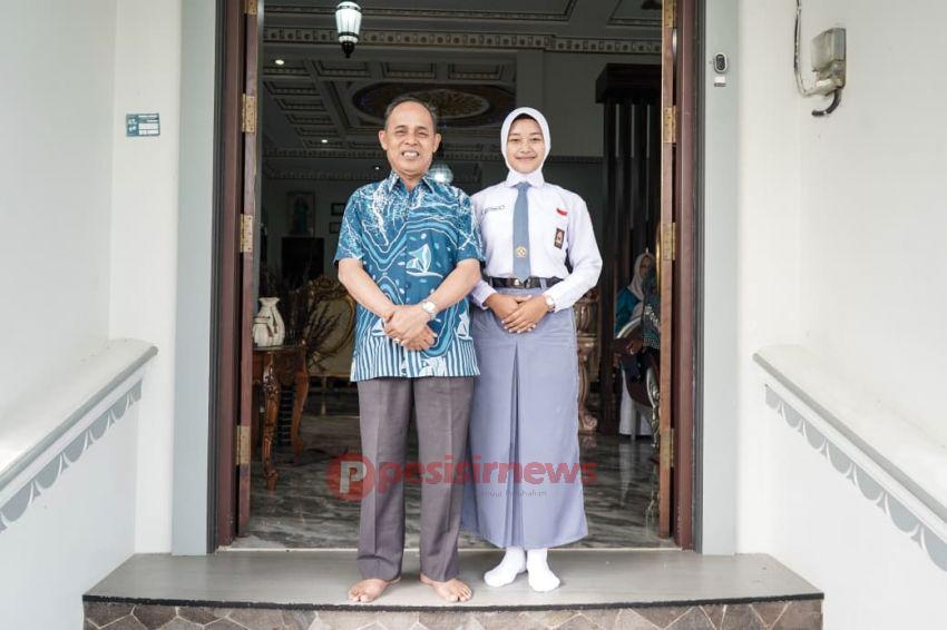 Bupati Herman dan Ketua TP-PKK Inhil Lepas Keberangkatan Arifa Rahma Maulydha ke Jakarta, Wakili Riau sebagai Paskibraka Nasional 2026