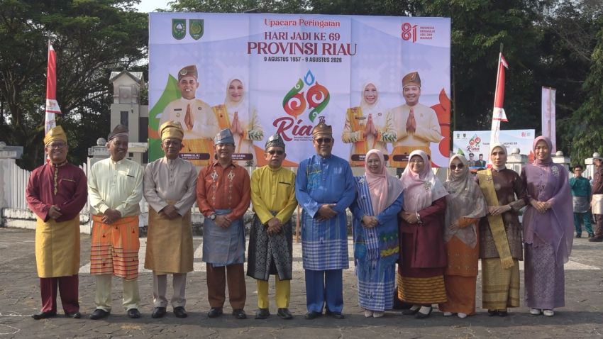 Sekda Inhil pimpin upacara Hari Jadi ke-69 Provinsi Riau