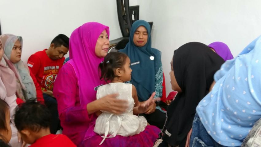 Wabup imhil Yuliantini Dampingi Sejumlah Balita Stunting  Pemainan Edukatif
