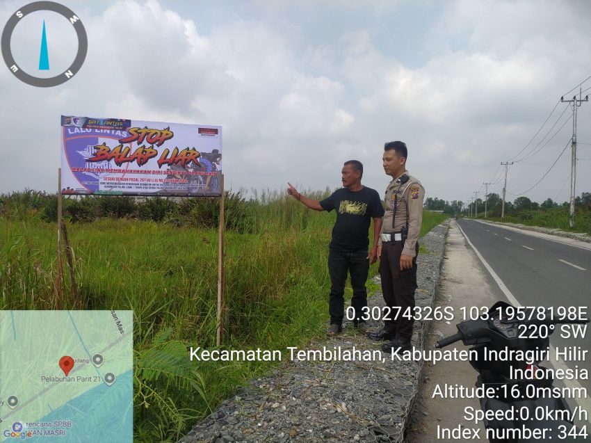 Satlantas Polres Inhil Pasang Spanduk Larangan Balap Liar di Parit 19 dan 21