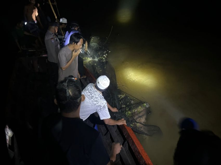 Warga Temukan Jenazah Pria di Dalam Togok Jaring Ikan di Sungai Batang