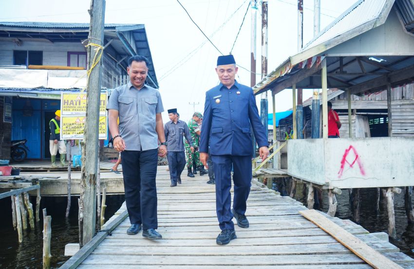 Tinjau Pembangunan Jerambah Khairiah Mandah&ndash;Igal, Bupati Herman Pastikan Kualitas Pekerjaan